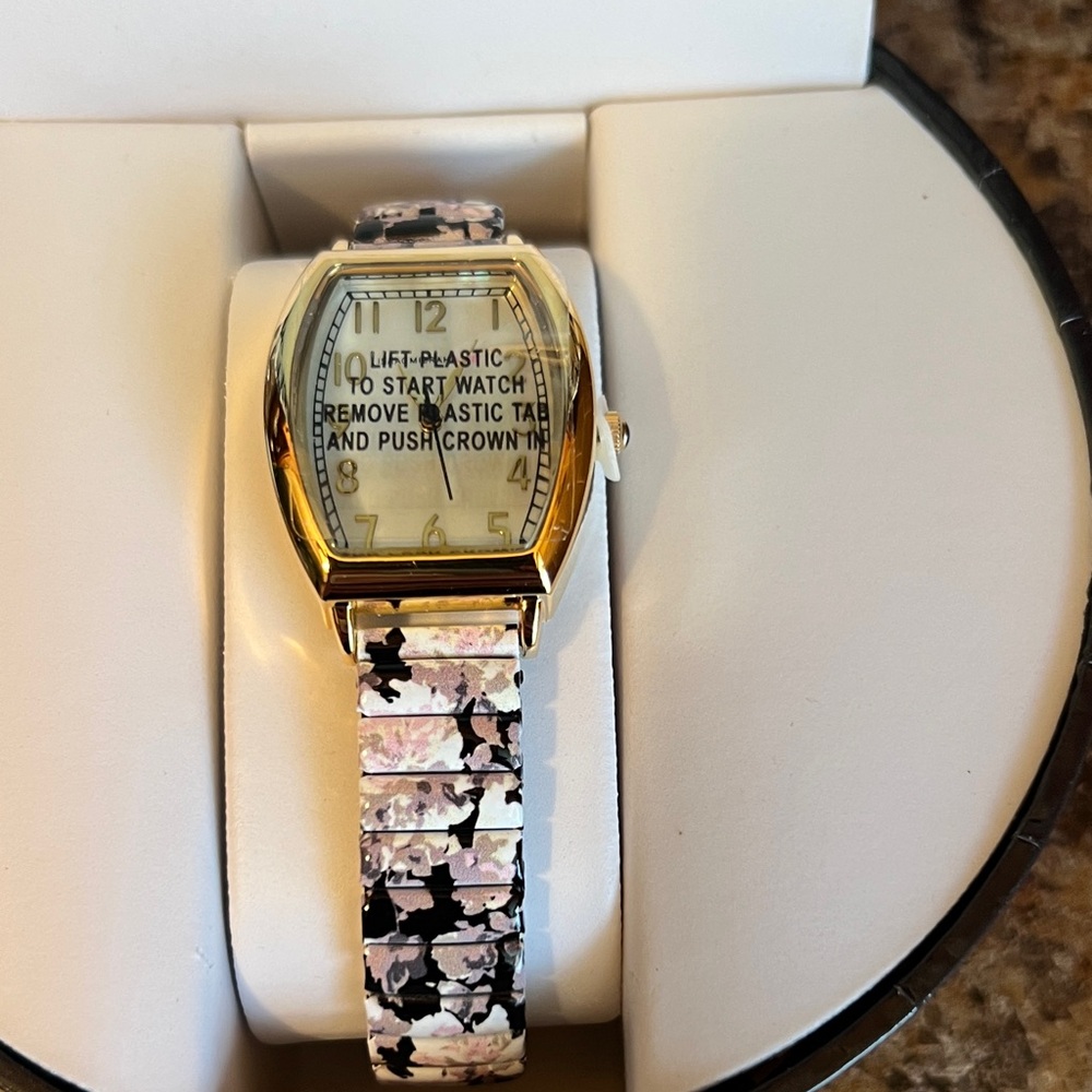 Isaac Mizrahi 
Women's Watch
